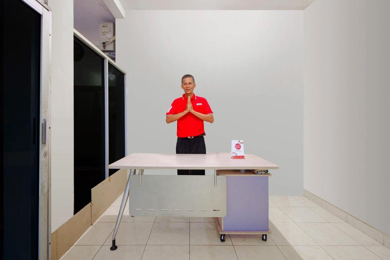OYO 3083 D Kost 3 Syariah Hotel Yogyakarta Bagian luar foto