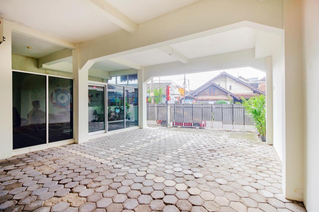 OYO 3083 D Kost 3 Syariah Hotel Yogyakarta Bagian luar foto