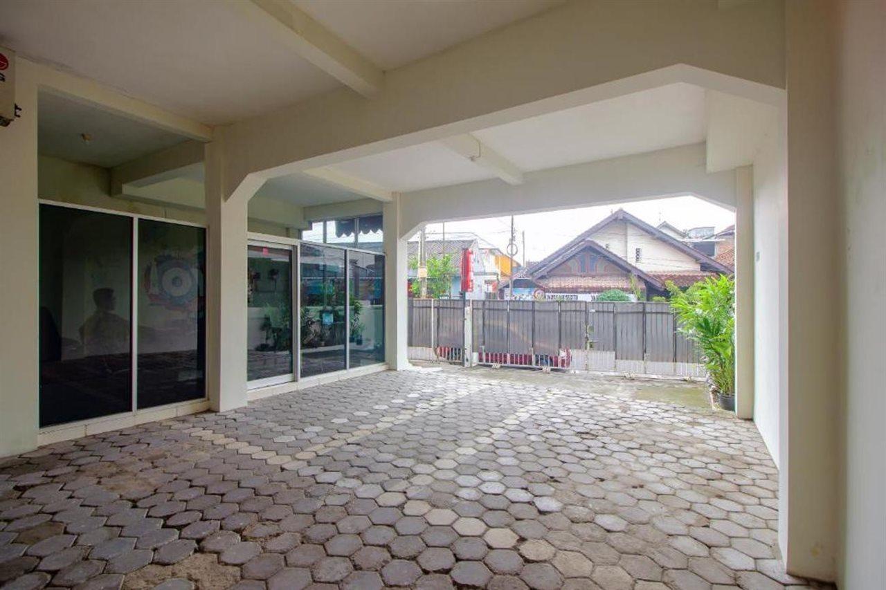 OYO 3083 D Kost 3 Syariah Hotel Yogyakarta Bagian luar foto