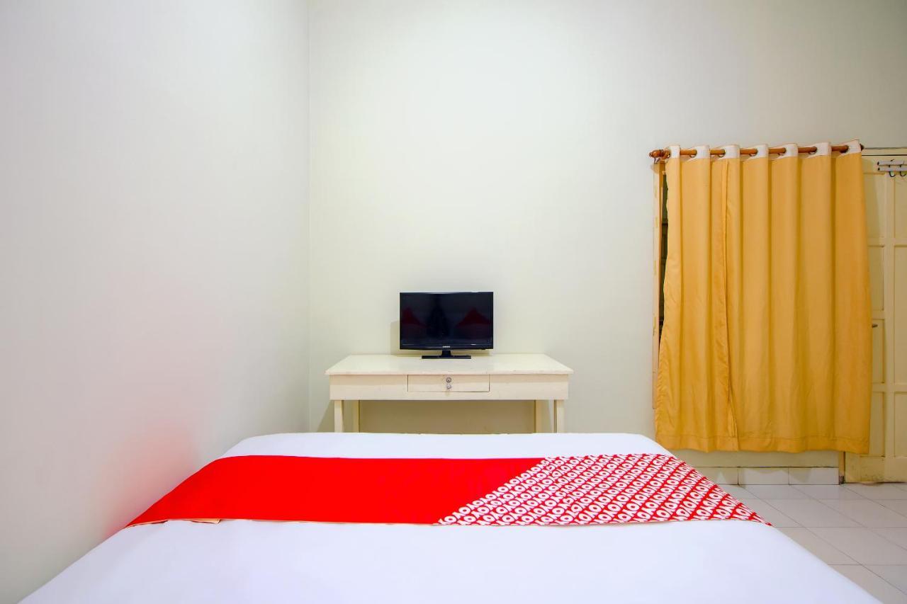 OYO 3083 D Kost 3 Syariah Hotel Yogyakarta Bagian luar foto