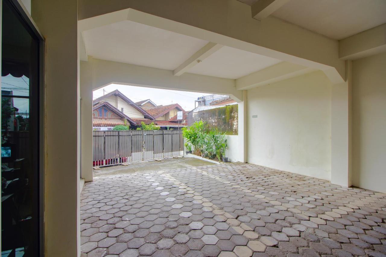 OYO 3083 D Kost 3 Syariah Hotel Yogyakarta Bagian luar foto