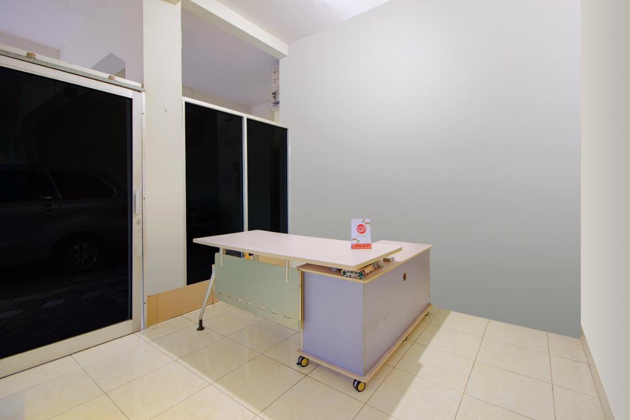 OYO 3083 D Kost 3 Syariah Hotel Yogyakarta Bagian luar foto